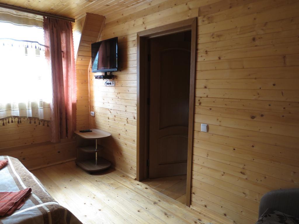 Bilyy Kamin Guest House Tatariv Buitenkant foto